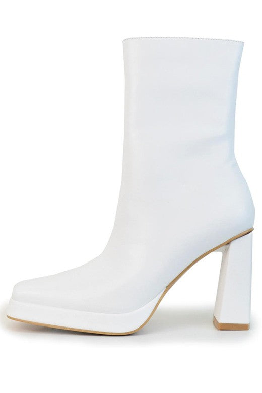 GiGi White Boots