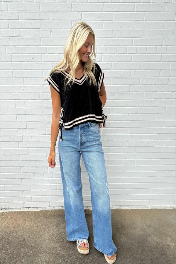 Contrast Club Sweater Vest