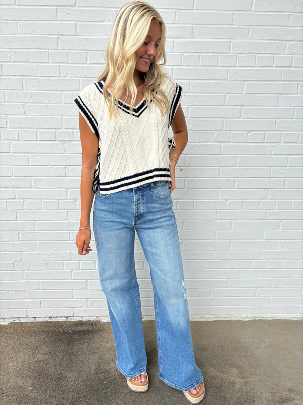 Contrast Club Sweater Vest