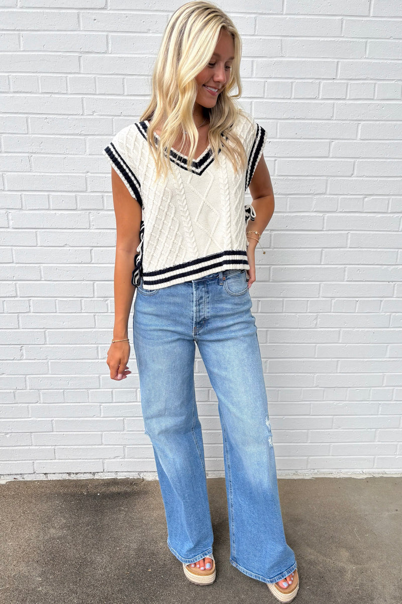 Contrast Club Sweater Bow Vest