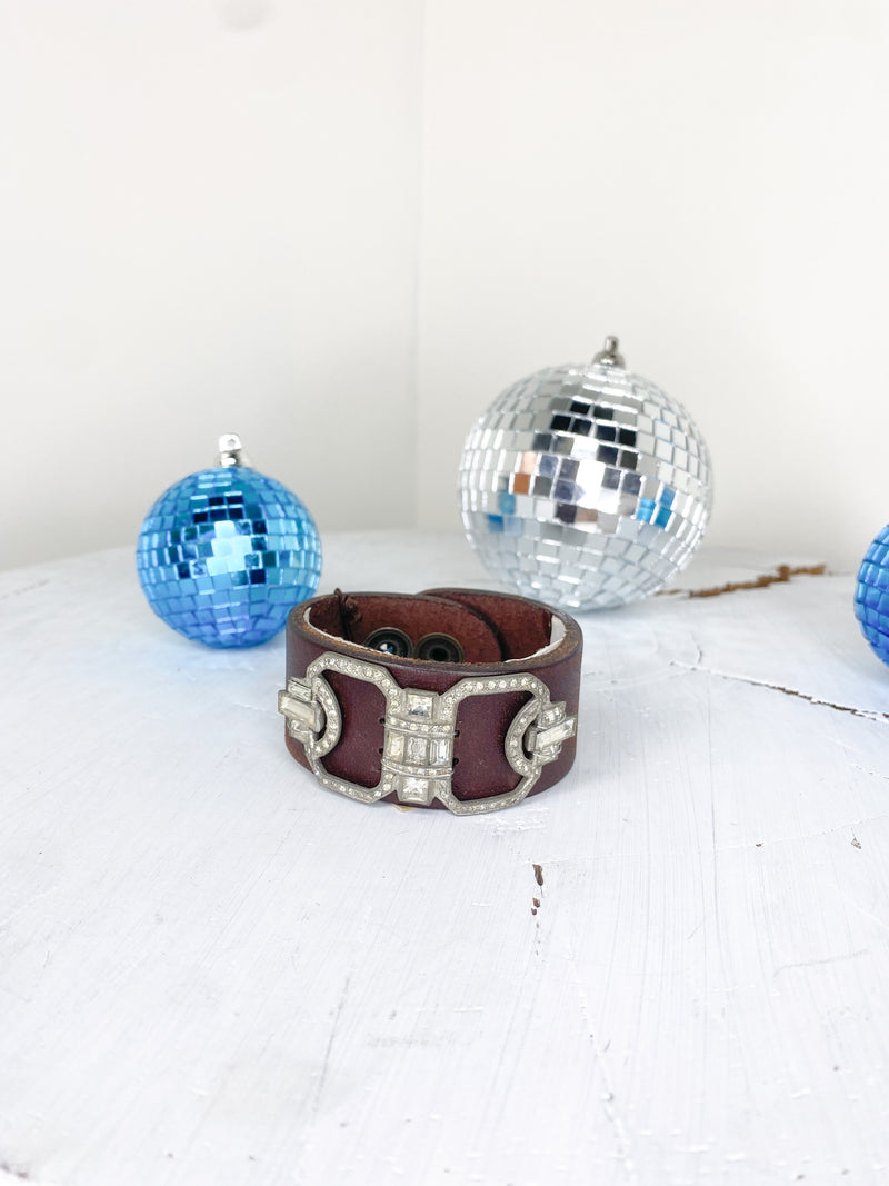 Late1880s Pedant Brn Leather Bracelet